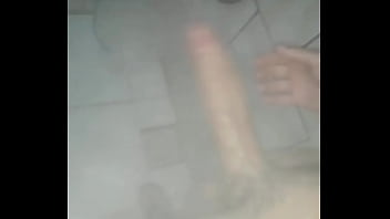 Batendo Uma No Chuveiro - punheta, soloboy, pau-grande - Video 2232502