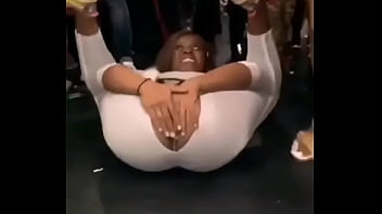 Ebony Teen Twerks