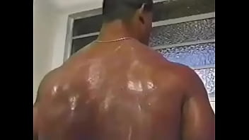 Técnico Musculoso E Rapaz Novinho