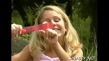 Sex-starved Blonde Venus Is Masturbating And Enjoying