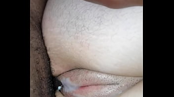 La Jolie Chatte Blanche Bombée