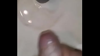 Mi Amigo Se Pajea En El Baño Vi No Cum