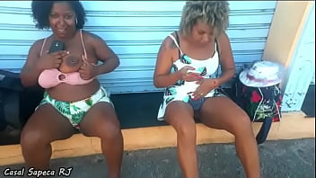 Grazy Sapeca E Nana Diaba Mostrando Calcinha E Peitinho No Meio Da Rua Em Olaria - Rj