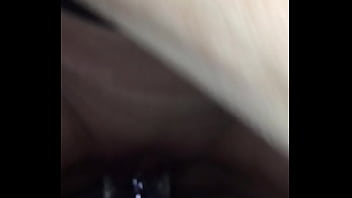 Venticinquenne Troia Rompe Vagina Con Dildo Gigante Trasparente