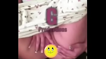 Me porto muy ... By: Anie G