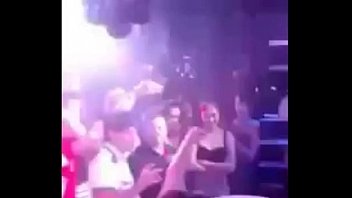 X_n xao màn tá__m sá__a gá__i dá__c trong quán bar á__ Hà N