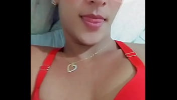 Casada Exibindo O Corpo