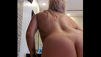 Alina Modelista Porn Star Masturbating In The Zacuzzi