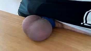 Weiche Eier Ballbusting Mit Holz