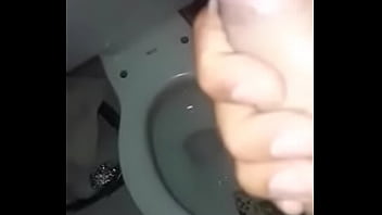 Militar Arrecho Se Pajea