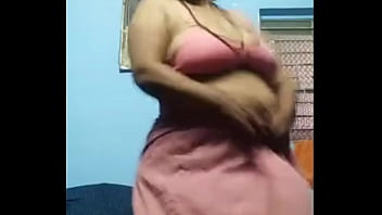 Mature Lady Showing Body 2