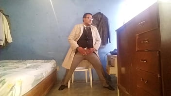 El Lider De Proyecto Ti Perverso. Te Necesita Para Su Equipo De Desarrolladores De Software Fetichistas.