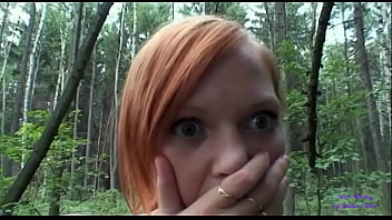 La Ragazza In Cerca Di Funghi Vede Una Signora Anziana Con Grosse Tette Scopare Con Il Vecchio Marito E Si Eccita Fortemente