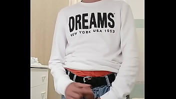 Io Grande Uomo D_affari In Bagno ,mentre Annuso E Sniffo I Miei Introiti.affari Milionari