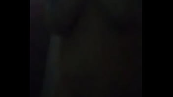 Madura Se Graba Bañando