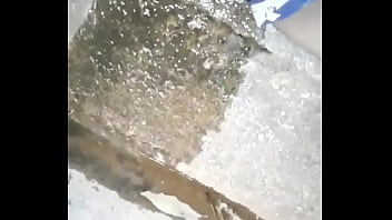 Garota Faz Xixi Na Calcinha