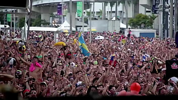 Skrillex - Try It Out (neon Mix)