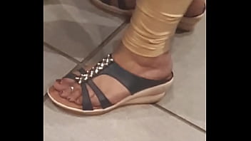 Enjoy The Feet Of Indian Women Part 2