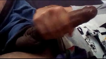 Novinho Pirocudo Com A Pica Cuspindo Leite