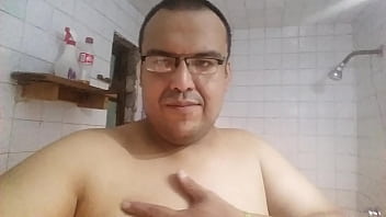 El Gángster Perverso En El Baño.