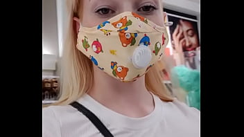 Mostrando A Boceta Em Publico