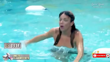 Samira Se Le Cae El Sujetador Y Se Le Ve Todo.