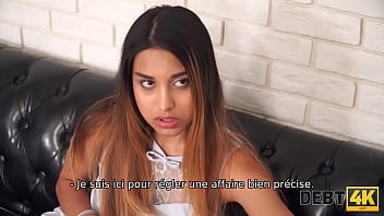 Debt4k. Quand L_homme Vient Pour Des Dettes, Le Mannequin Décide De Le Séduire