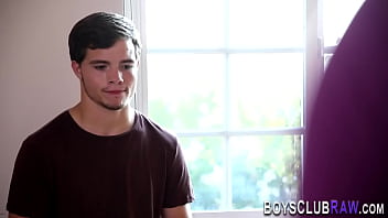 Hunks Bareback In 3way And Spitroast