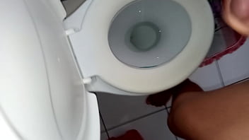 Gozando No Banheiro - porno, sex - Video 2373107