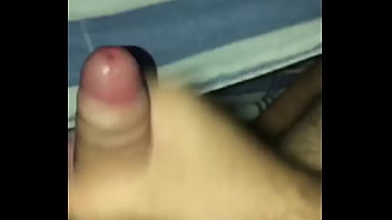 Batendo Uma Novinho Gozando