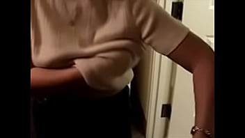 Linny Preparing For Mardi Gras