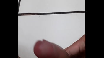 Punheteiro No Banheiro
