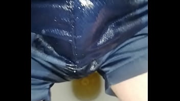 Peeing In Toilette, Gaste85 - wetting-pants, peeing-in-pants, peeing-in-bad - Video 2355815