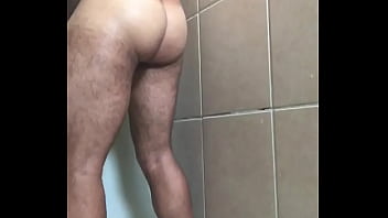 Punhetando No Banho - gay, punheta, bunda-pau - Video 2174137