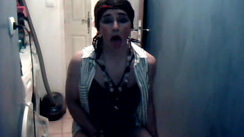 Clara Jouit Un Oeuf Dans Sa Chatte