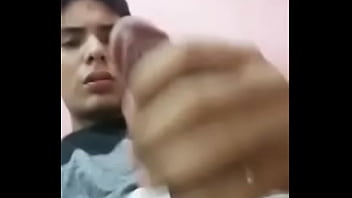 Joven Muy Guapo Se Masturba