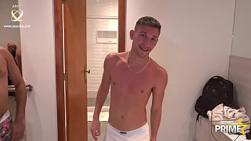 Gangbang Novinha De 18 Desirre Dando Pra Dotados