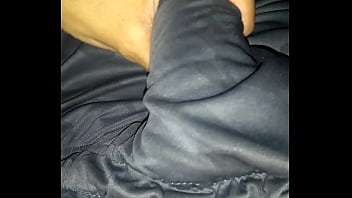 Apertando O Pau Por Cima Do Short E Brincando Depois