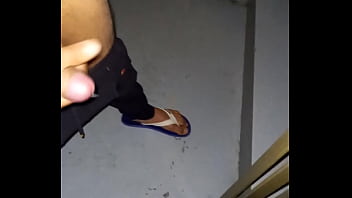 Ejaculation Dans L_escalier