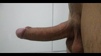 Brincando Com O Pau - gay, brincando, pau, banheiro, piroka - Video 2312865