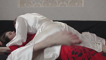 Blonde Rubs Pussy On Brunette