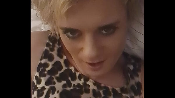 Tsangie Enjoys Herself To Orgasm