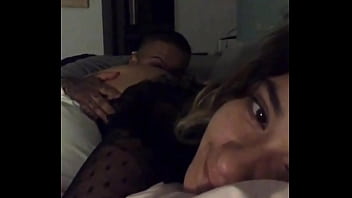 Putinha Levando Lambida Na Buceta Peluda