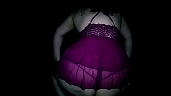 Bailando Con Lencería Morada