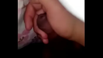 Chavito Toluqueño Pajeandose A Escondidas En Su Cama Y Sacando Leche