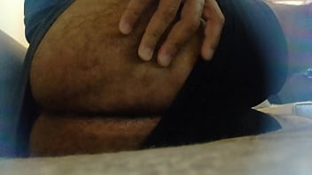 Mostrando Meu Cuzinho - gay, bunda, cuzinho, abrindo-a-bunda, fechadinho, tirando-a-cueca, com-pelos - Video 2388324