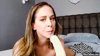 Sexy Brunette Jane Wilde Enjoyed Solo Action In Front Of Mature Cherie De Ville