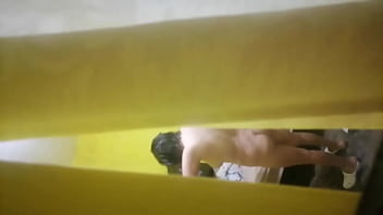 Mi Vecina Cambiándose