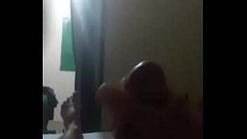 Dando Uma Gozada Gostosa - gay, gozada, leite, coroa, papai, pica, dotado, gay-amateur, gay-masturbation, coroadotado - Video 2383954