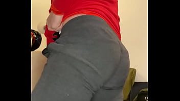 Vídeo De Verificación De Un Joven Atractivo